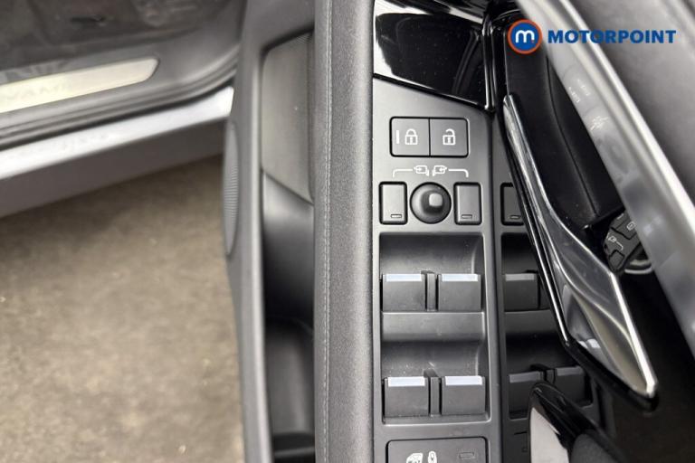 2023 Land Rover Range Rover Evoque 2.0 D200 R-Dynamic SE 5dr Auto SUV Diesel Automatic