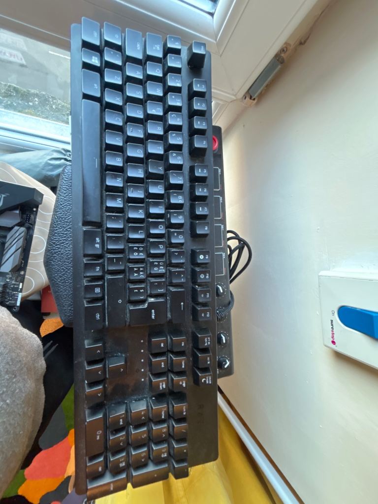 Razer Huntsman, like new mechanical keyboard (EU keycaps)