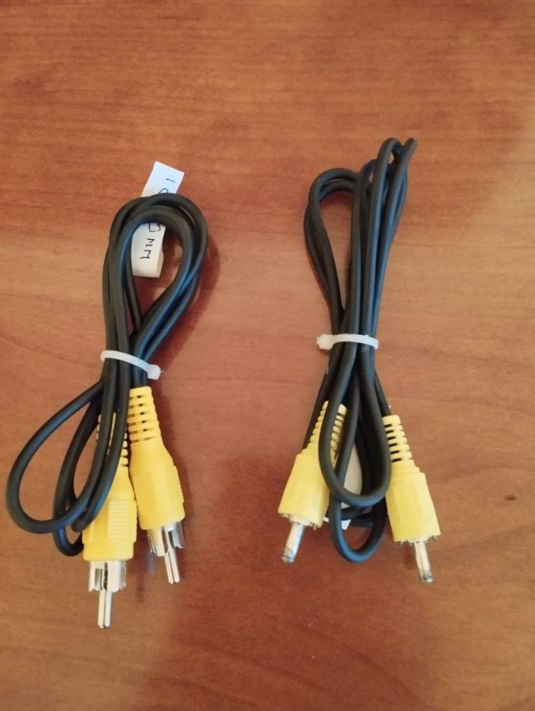 2 RCA Male patch video cables