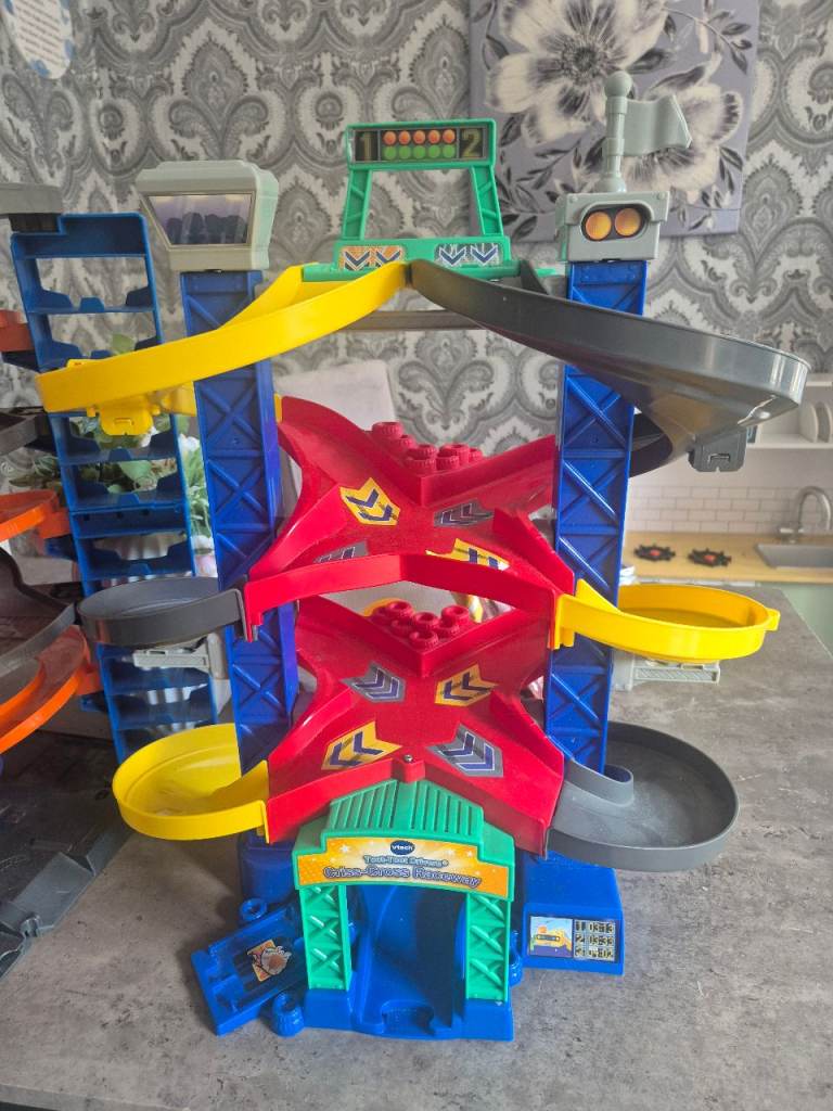 VTech Toot-Toot Drivers Race Track Set – Good Condition