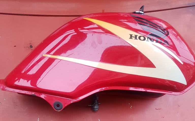 image for Honda CG125 single 1998 SUPER Bright Red, Petrol Tank
