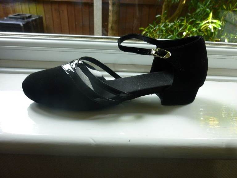 NEW BLACK DANCE SHOES