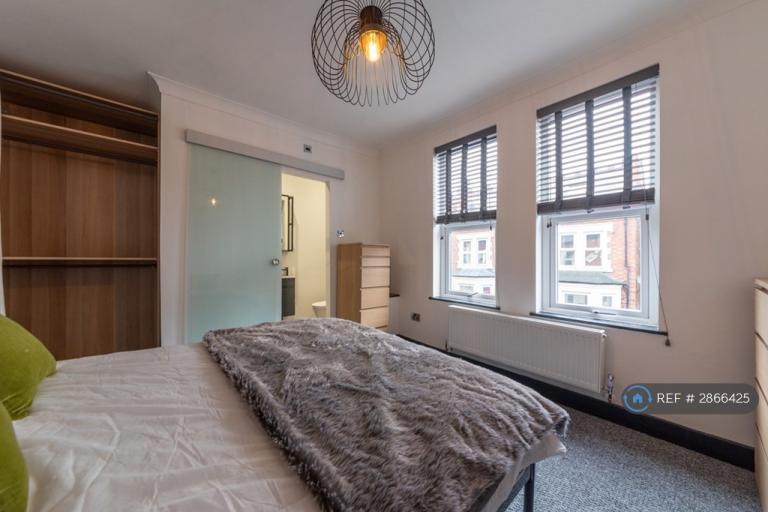 4 bedroom house in West Bridgford, West Bridgford, Nottingham, NG2 (4 bed) (#2866425)