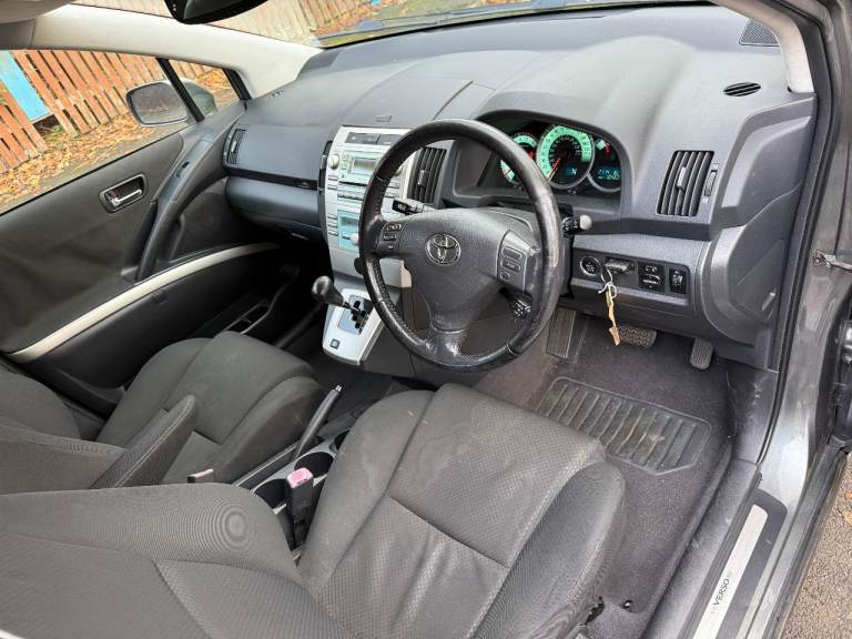 Toyota verso automatic 1.8 petrol 7 seaters ulezfree 