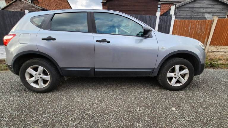 Nissan, QASHQAI, Hatchback, 2010, MOT October