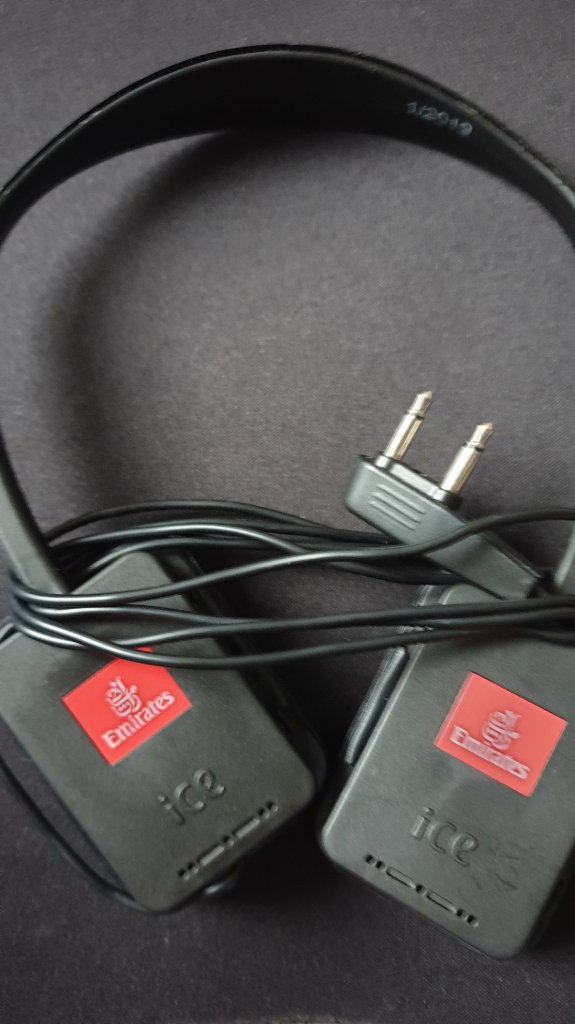 Official Emirates Airline Inflight Headphones Collectors Enthusiasts New