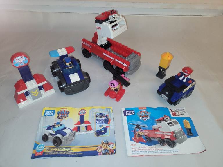 Paw Patrol Mega Bloks 2 sets plus extra, Summertown 