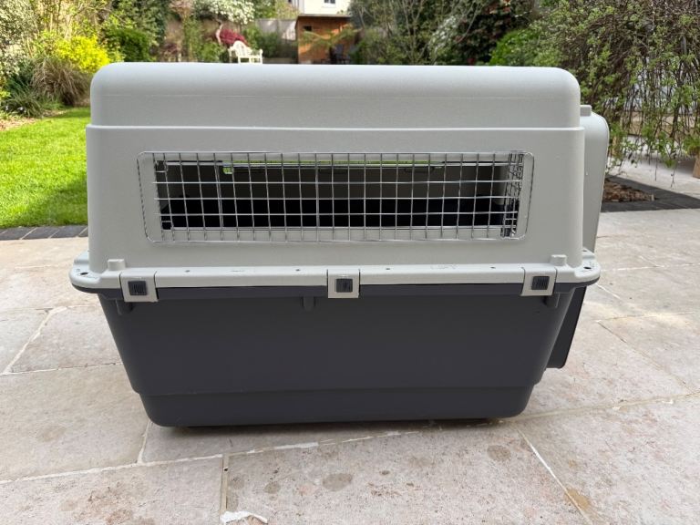 Henry Wag Air Kennel Large 400 (50% off RRP)