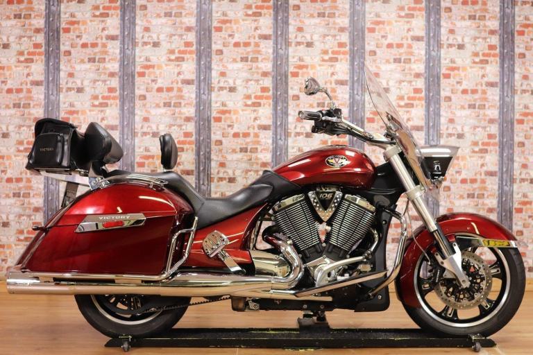 2010 VICTORY CROSS ROADS - 23,071 MILES - VANCE AND HINES EXHAUSTS - EXTRAS