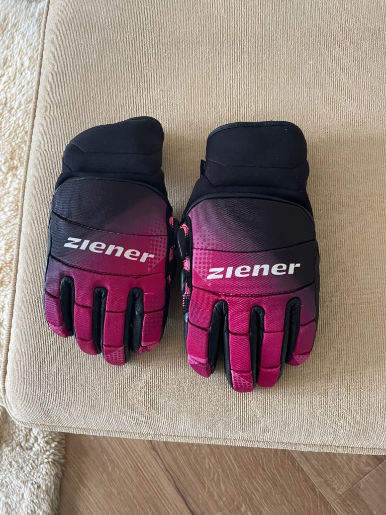 Seiner Ski gloves  size 7 ( brand new) 