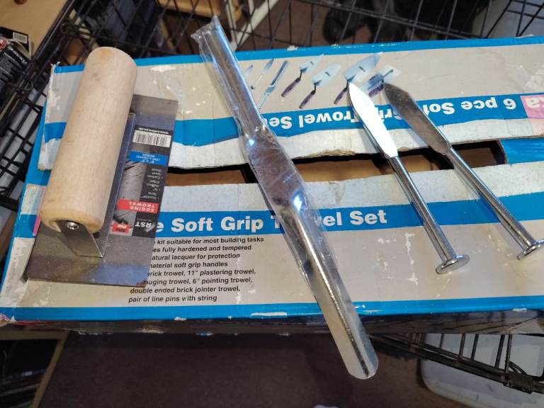 Hilka 6 pce Soft Grip Trowel Set – New, Unused