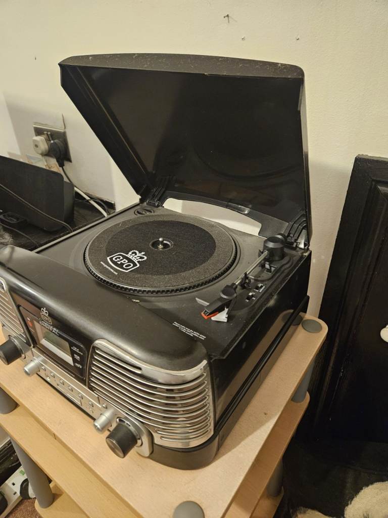GPO Memphis Retro Vinyl Record Player 4-in-1 FM Radio, CD, Turntable, USB/SD - Pick up L23, L'pool