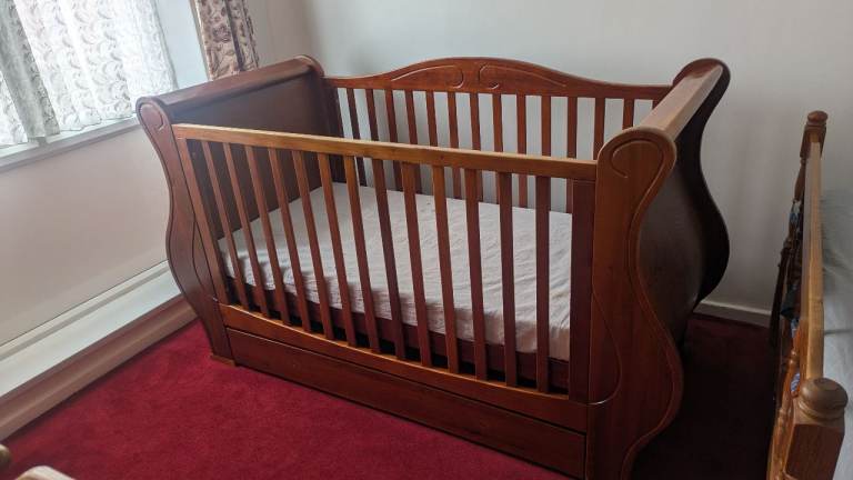 Tutti Bambini Cot Bed Louis 3 in 1 Deluxe 