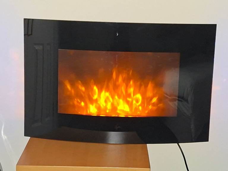 Attractive Wall Mounted Electric Fireplace Heater with Remote