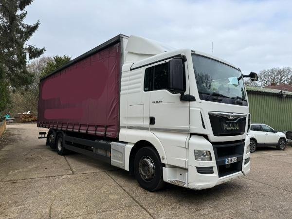 MAN TGX26,360 29ft Curtainside Body