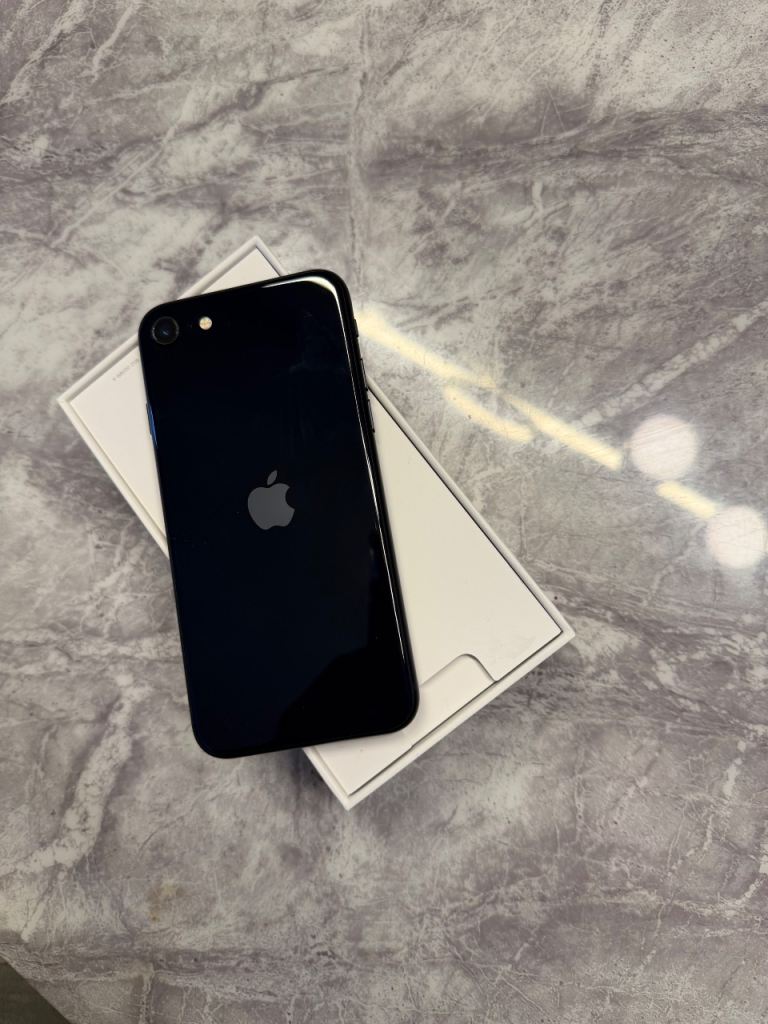 Apple iPhone SE 3rd Generation 64GB Unlocked 