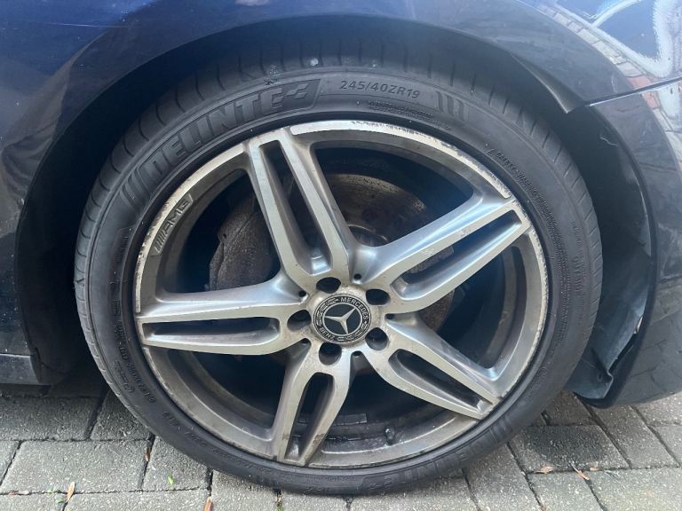 1x Genuine mercedes amg 19 inch front alloy wheel 