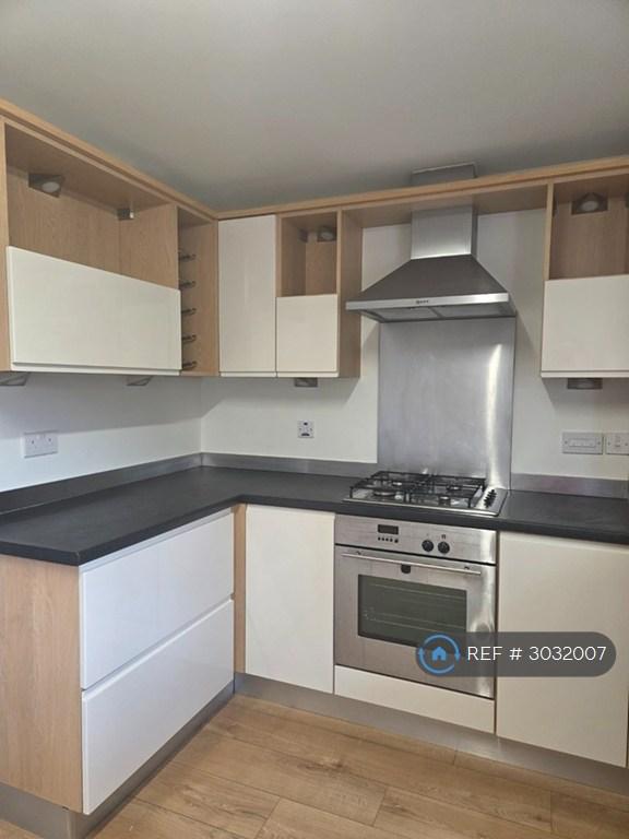 2 bedroom flat in Brookfield Gardens, Manchester, M22 (2 bed) (#3032007)