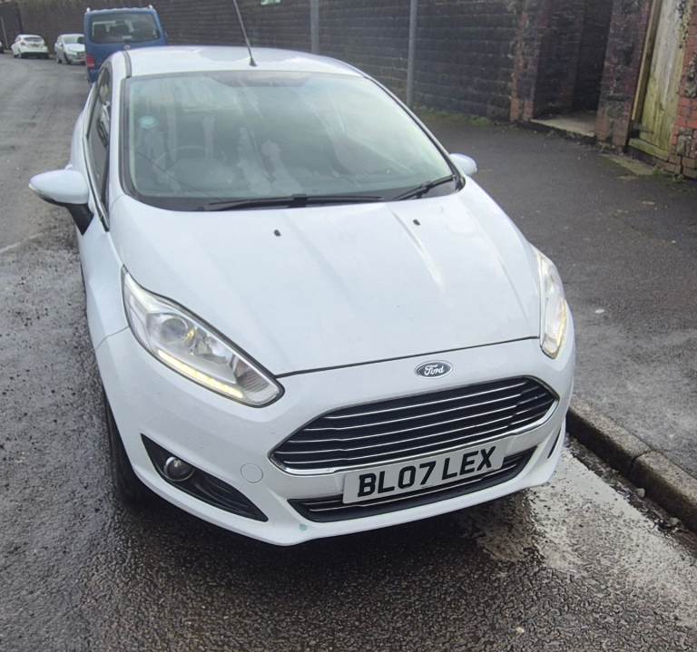 Ford, FIESTA, Hatchback, 2015, Manual, 1241 (cc), 3 doors