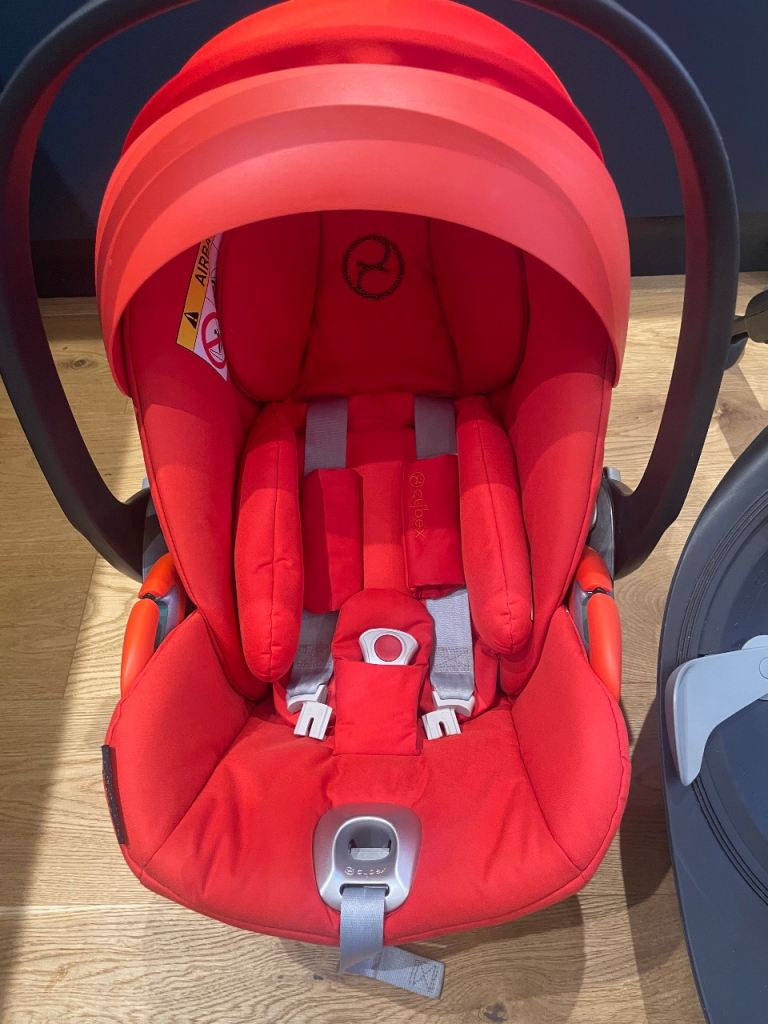 Cybex cloud z i size seat with z2 base and rain cover 