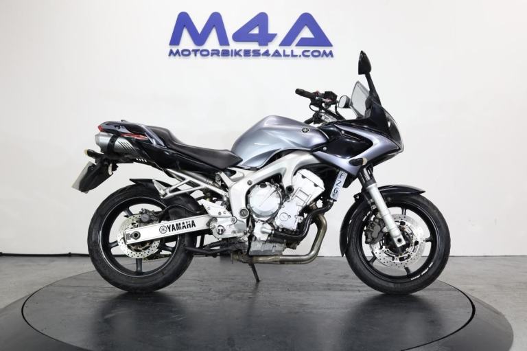 YAMAHA FZ6 FAZER 600 2005