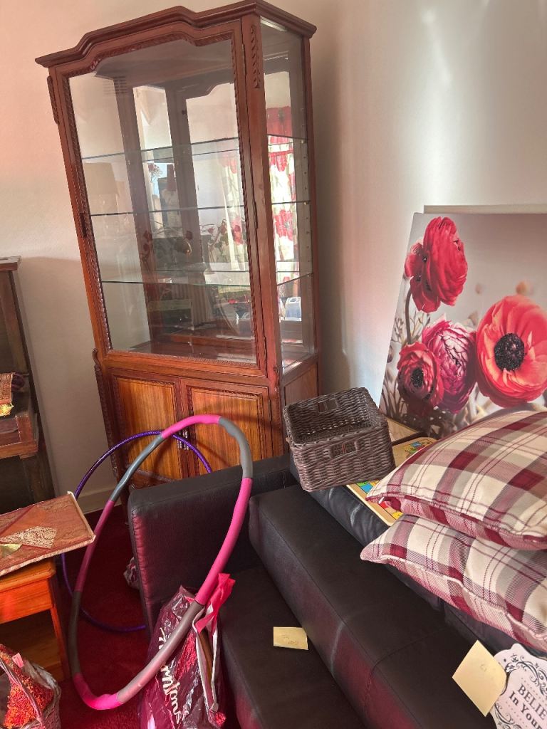 House clearance - Everything must go, 