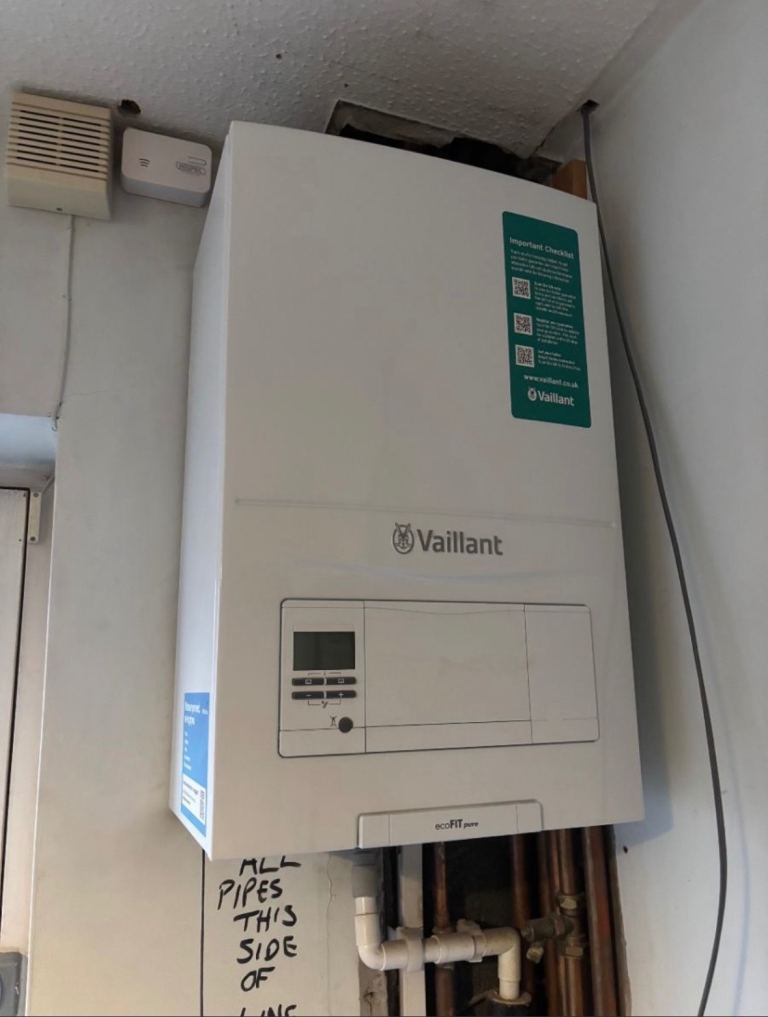 Vaillant ecoFIT pure 430 Conventional boiler 30Kw