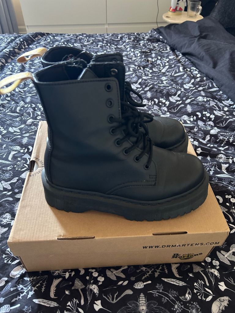 image for Dr Martens Jadon 2 vegan size 5