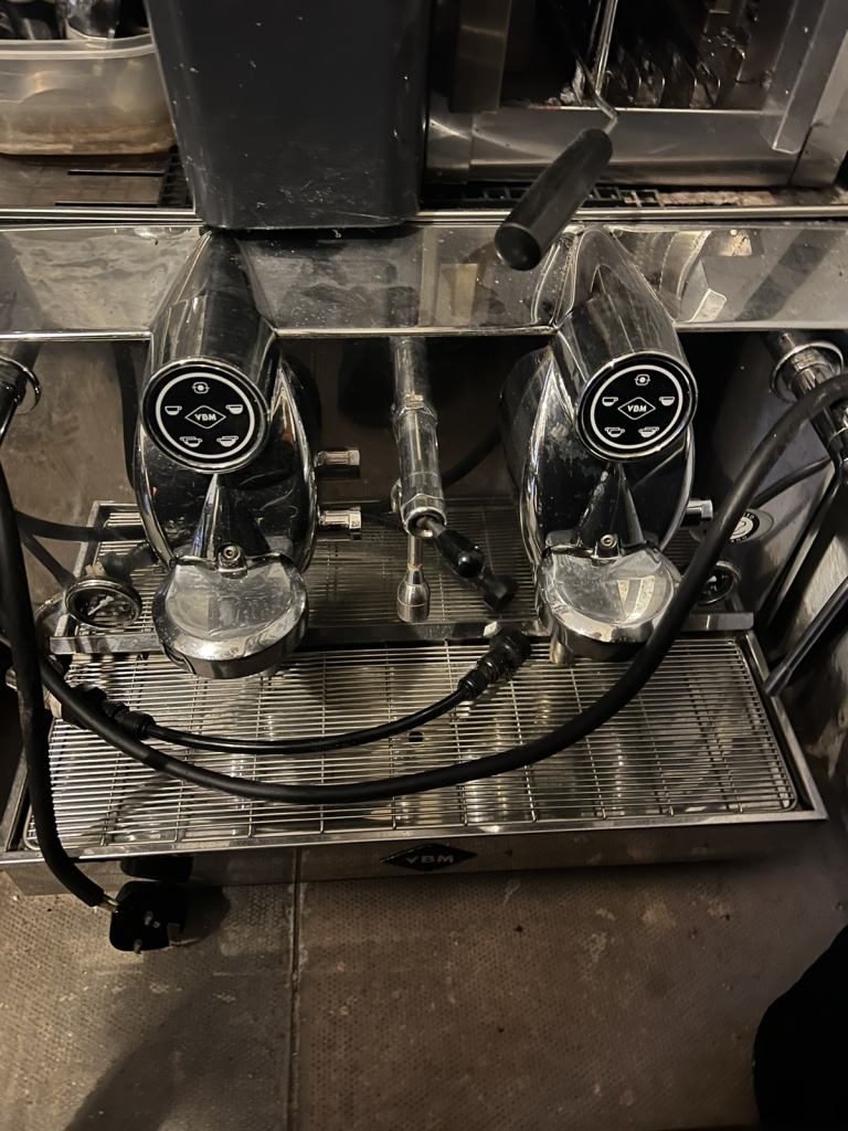 Coffee machine, coffee shop