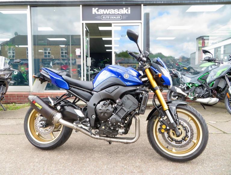 YAMAHA FZ8 FULL AKRAPOVIC SYSTEM