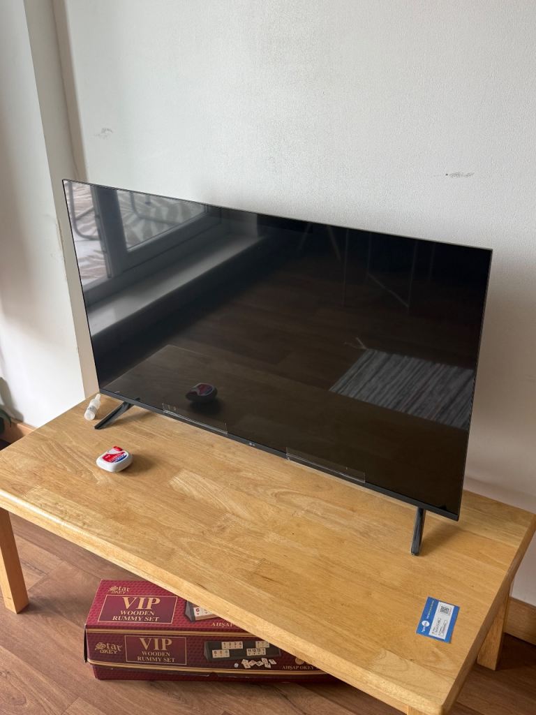 LG 43LQ60006LA 43-inch Smart TV – Excellent Condition
