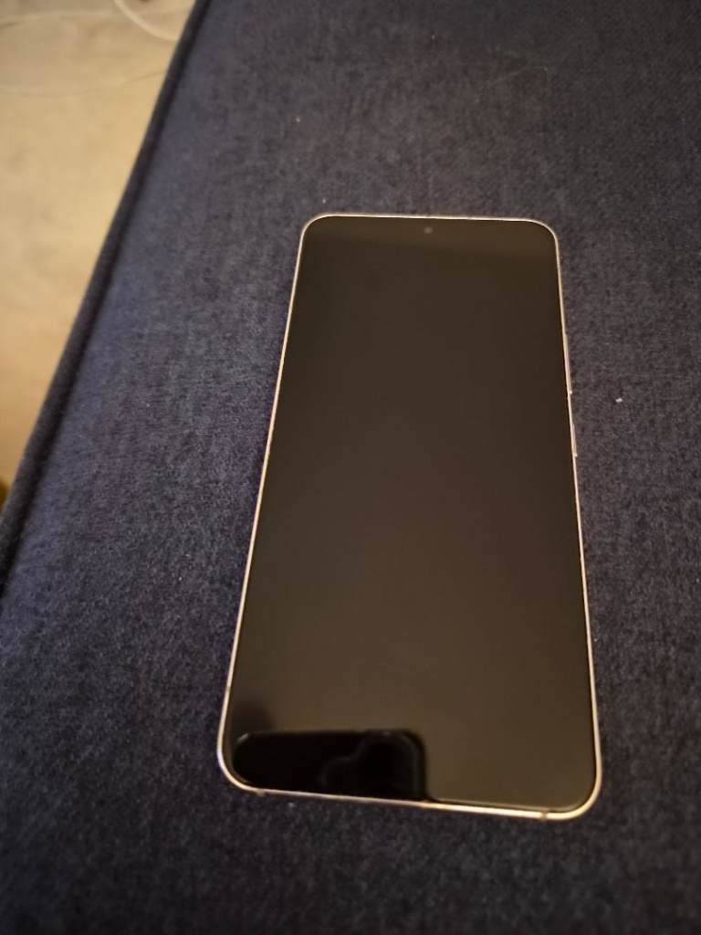 Samsung S22 128GB - Pink Gold, Practically New