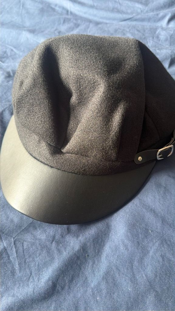 Black Baker Boy / Newsboy Cap with Faux Leather Peak – Excellent Condition – £1