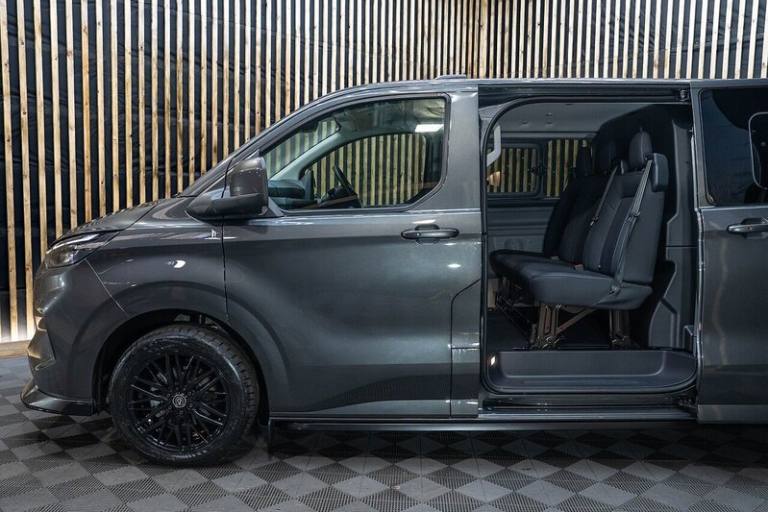  Ford Transit Custom 320 Limited L2 2.5L Auto Plug-in Hybrid Crew Cab HYBRID Automatic