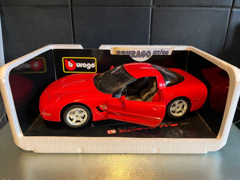 Burago 1:18 scale model car