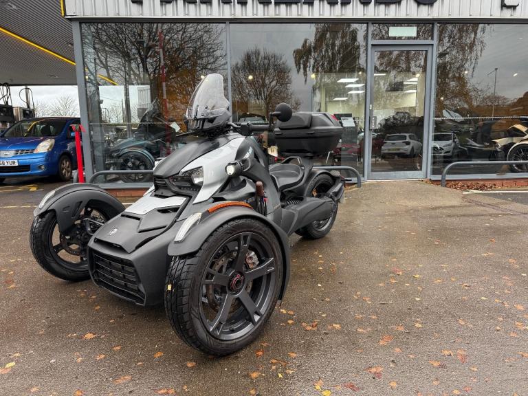 2019 CAN-AM RYKER 900cc fully automatic Spyder trike with Handbraking adaption S