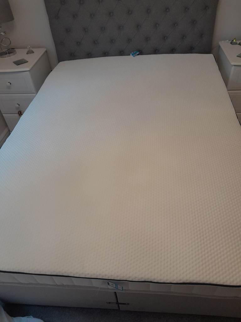 Emma flip mattress topper. For a small double bed.
