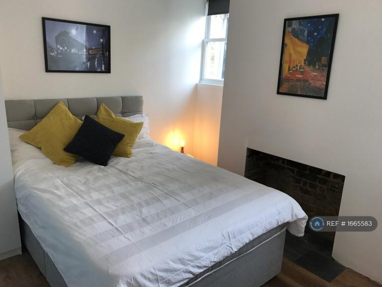 5 bedroom house in Park Street, Westcliff-On-Sea, SS0 (5 bed) (#1665583)