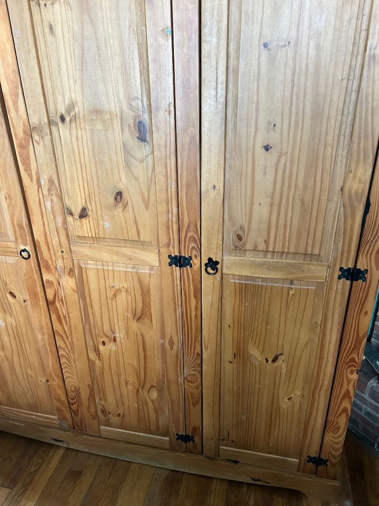 Triple door wardrobe 