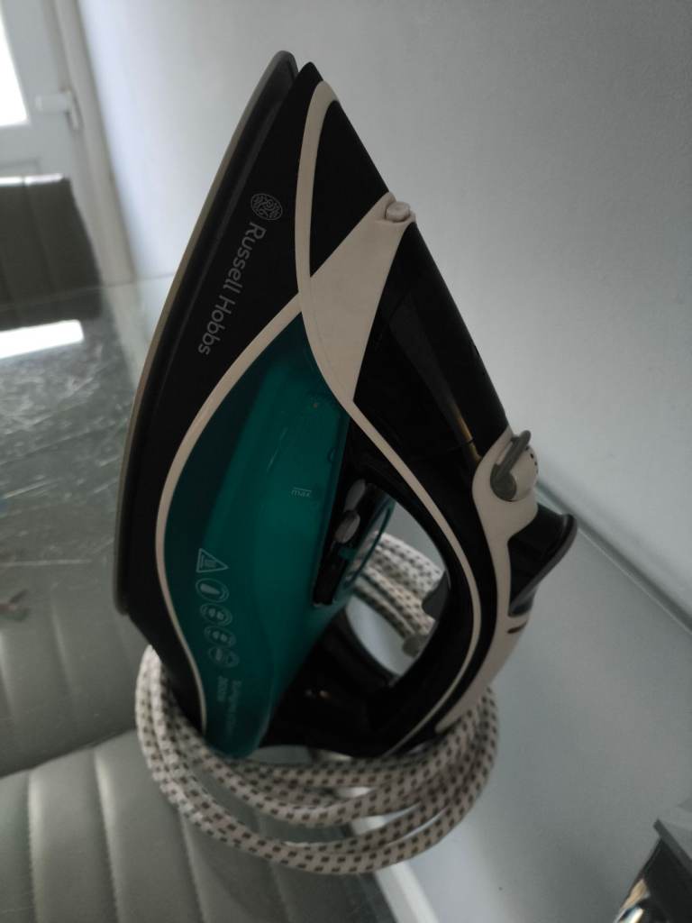 Russell Hobbs 2600 watt iron 