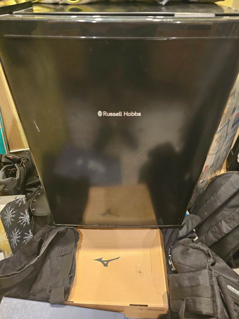 Black fridge 