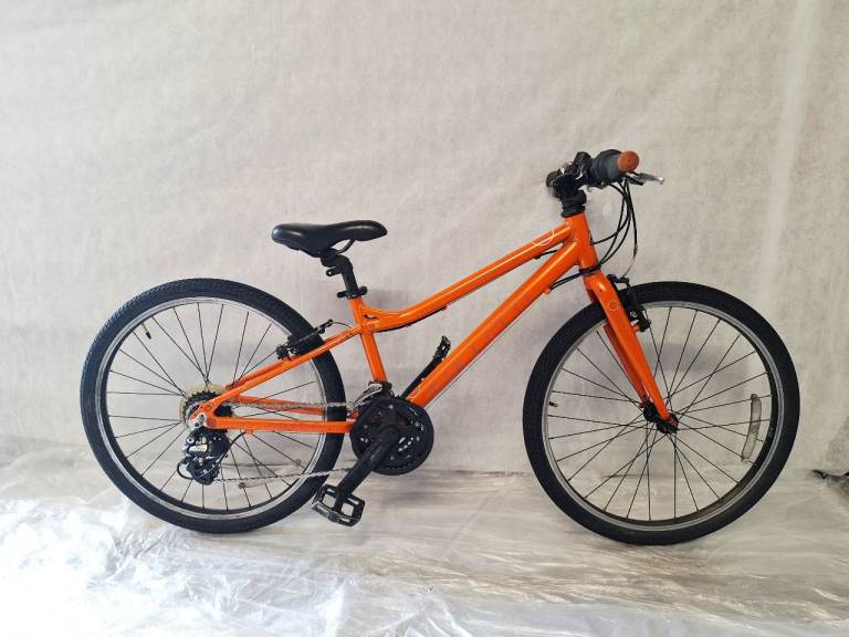 Carrera Kids Bike 24 Inch Wheels – 18 Speed, Good Condition