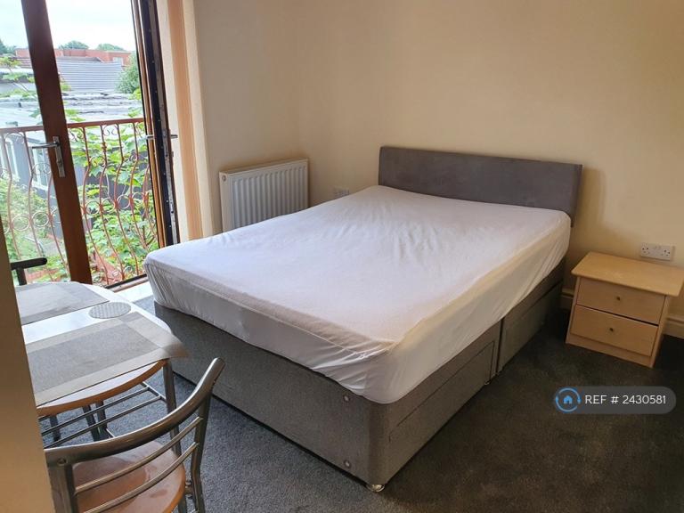 Studio flat in Bethel Court, Salford, M7 (#2430581)