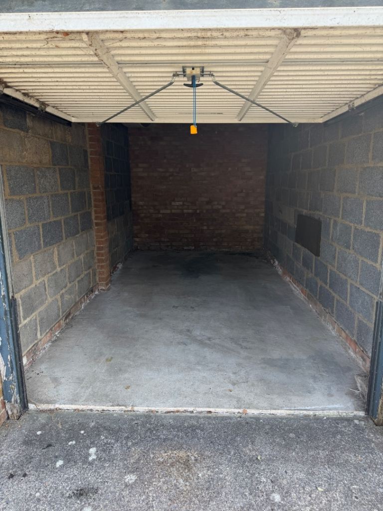 Single Garage To Rent