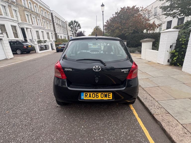 toyota YARIS,2006 1.3 automatic 5 doors,drives great, great condition , 90k miles,1 year mot,2 keys 