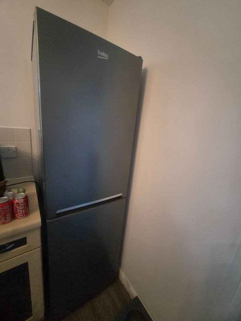 Beko Freestanding Fridge Freezer – Grey, Good Condition