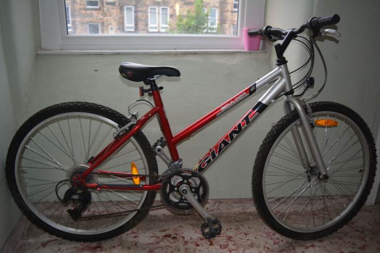 (Ladies) Giant Mountain Bike. (16")