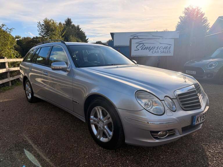MERCEDES-BENZ E CLASS 2.1 E220 CDI Avantgarde 5dr (silver) 2009