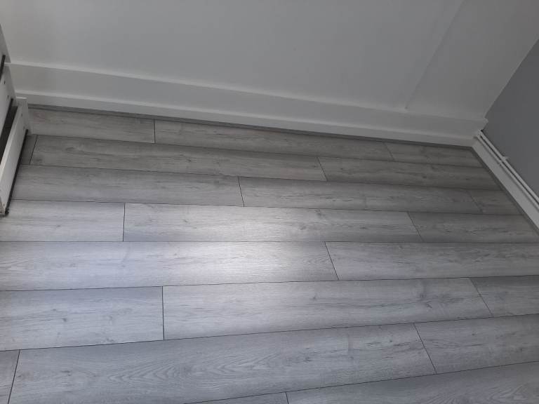 ..Carpet-vinyl-Laminate-Lvt-Spc-wood-floors.