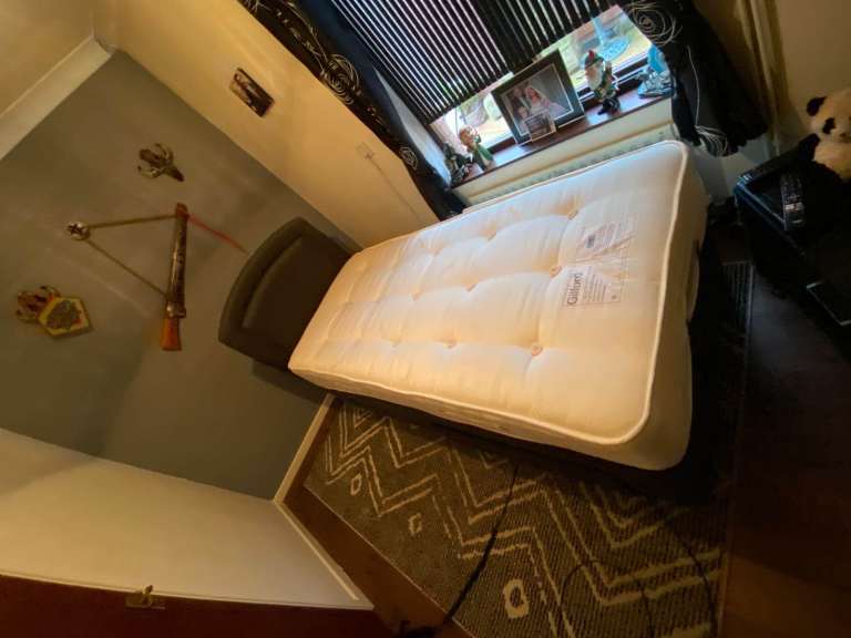 Single craftmatic electric adjustment single bed with single mattress only £199was 